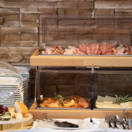 Kaernten מלון 4*